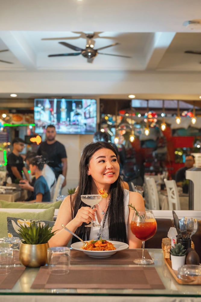 Patong Social Hotel & Restaurant