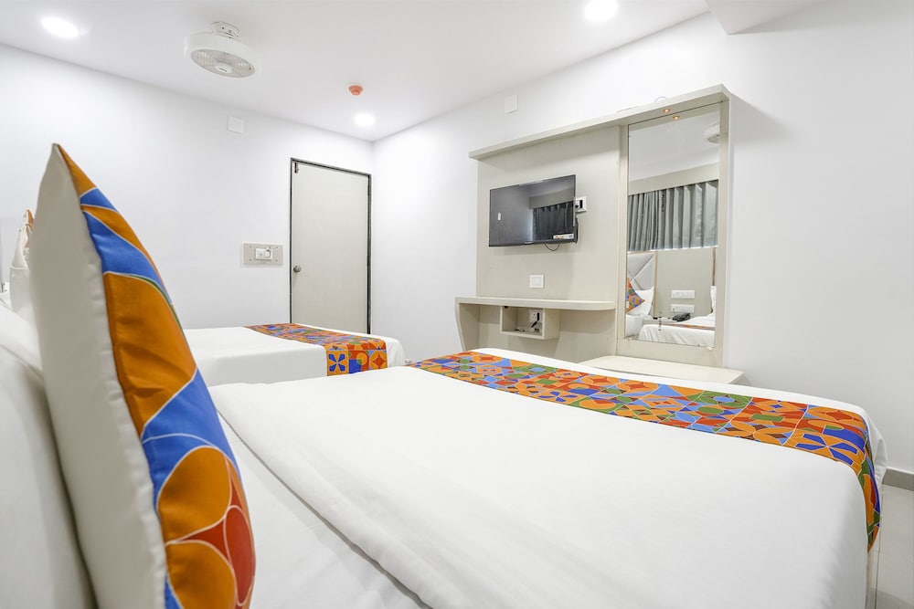 Hotel Grey Sky