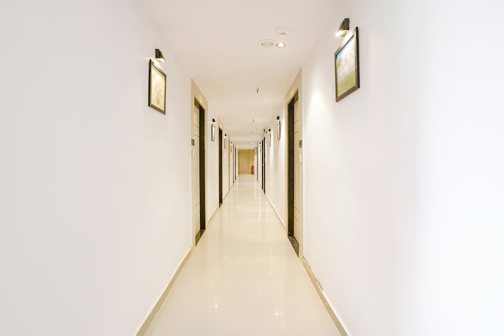 Hotel Grey Sky