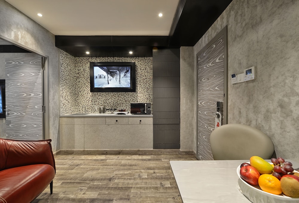 Regenta Central Antarim