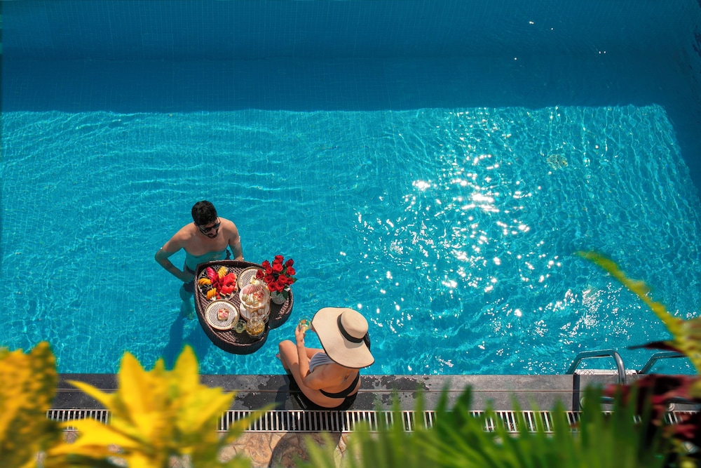 The Oriental Jade Hotel