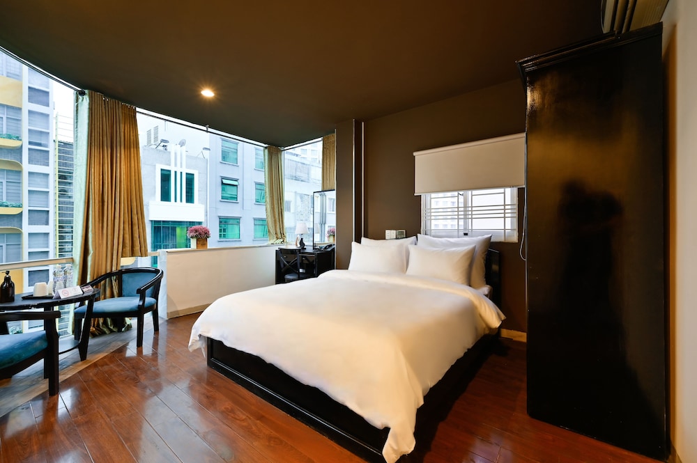 The Noble Swan Hotel New World