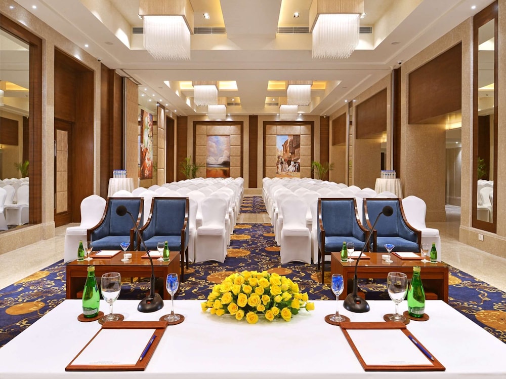 Golden Sarovar Portico