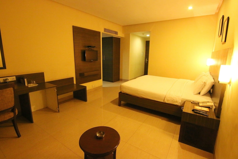 The Caliph Hotel, Mumbai Near Powai Lake