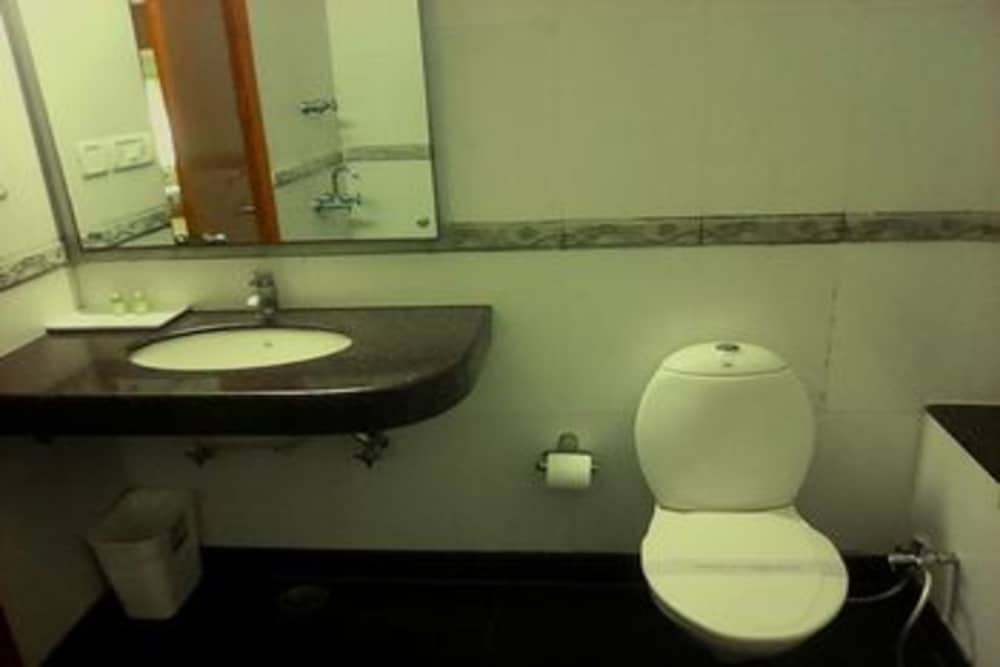 Airport Hotel Terminal 1 View