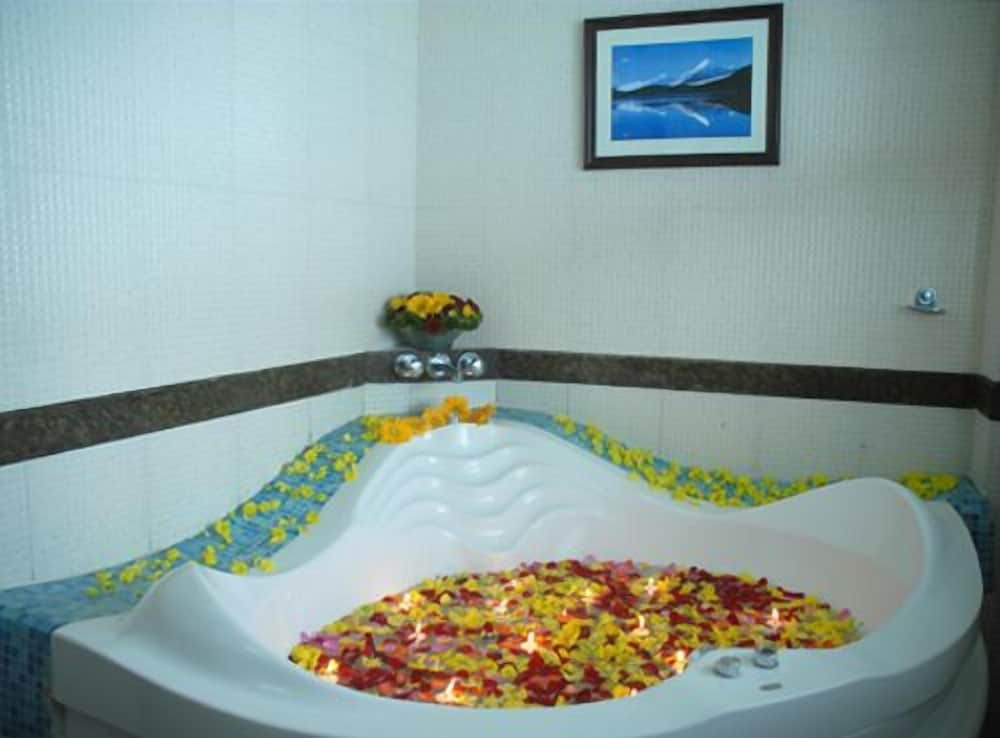 Upper Deck Resort - Stay and Relax at the Highest Peak Lonavala