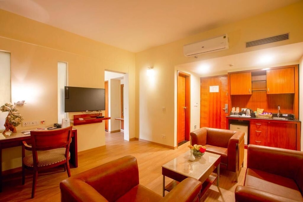  Featherlite Evoma Hotel
