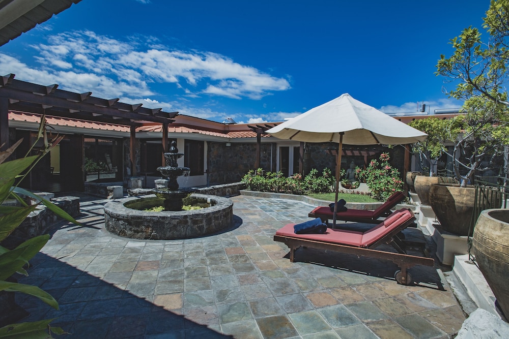 Aanari Hotel and Spa