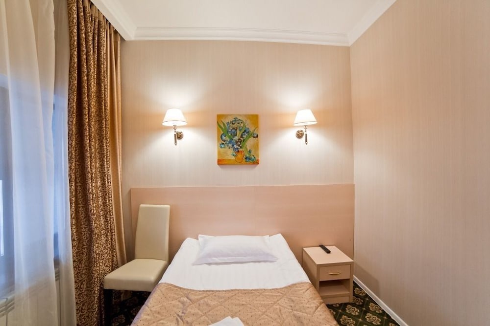 Aruna Hotel