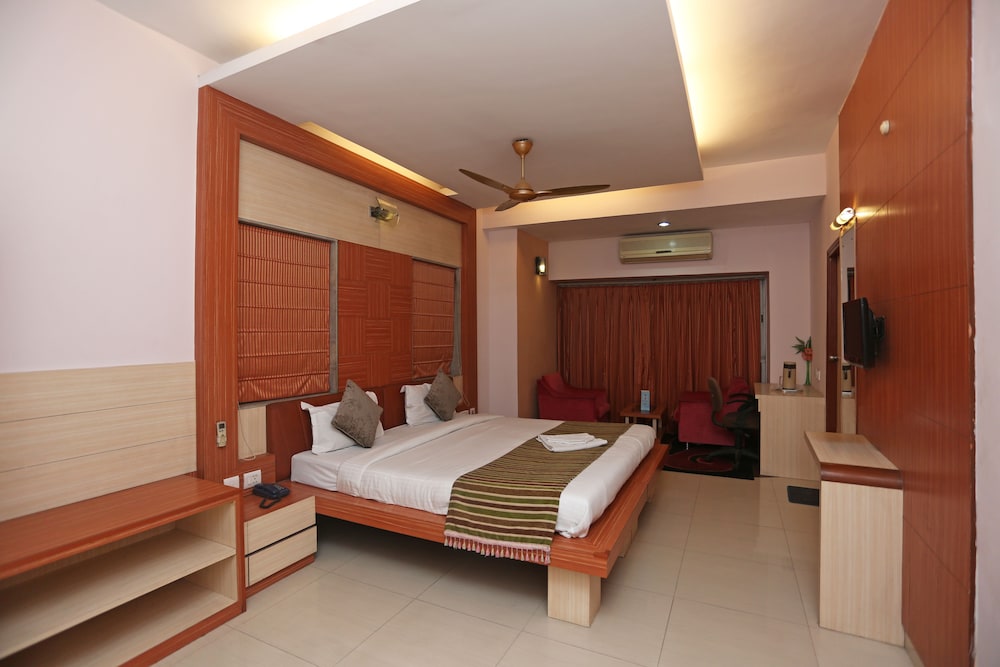 HOTEL RUSHABH HOME