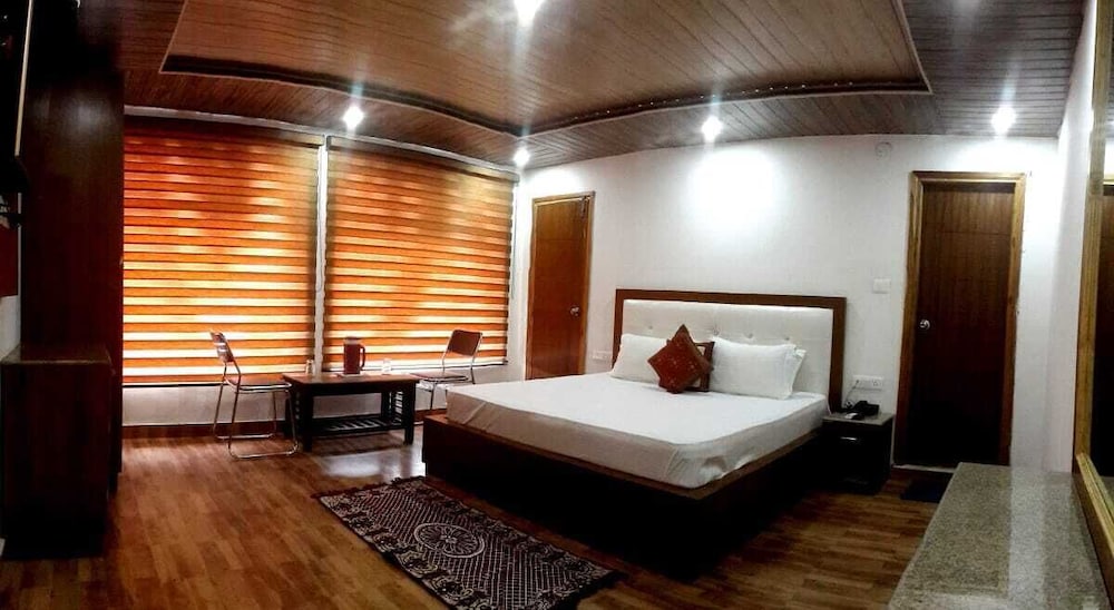 Hotel Snow Ark, Dalhousie