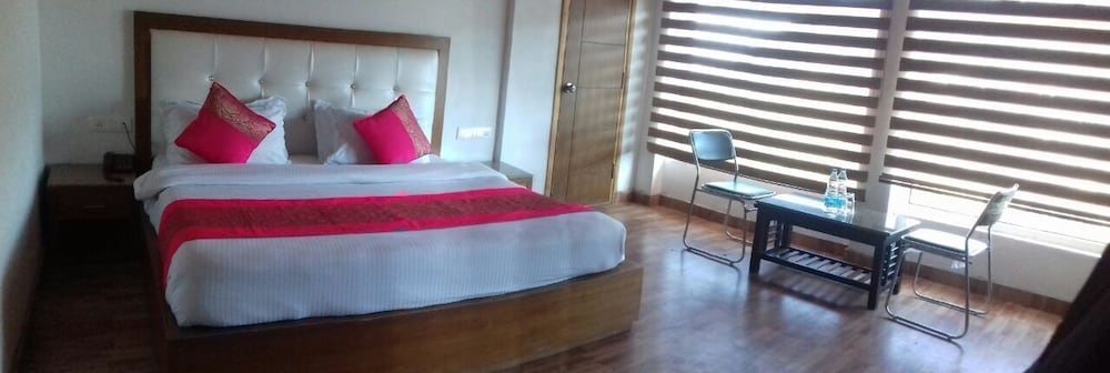 Hotel Snow Ark, Dalhousie