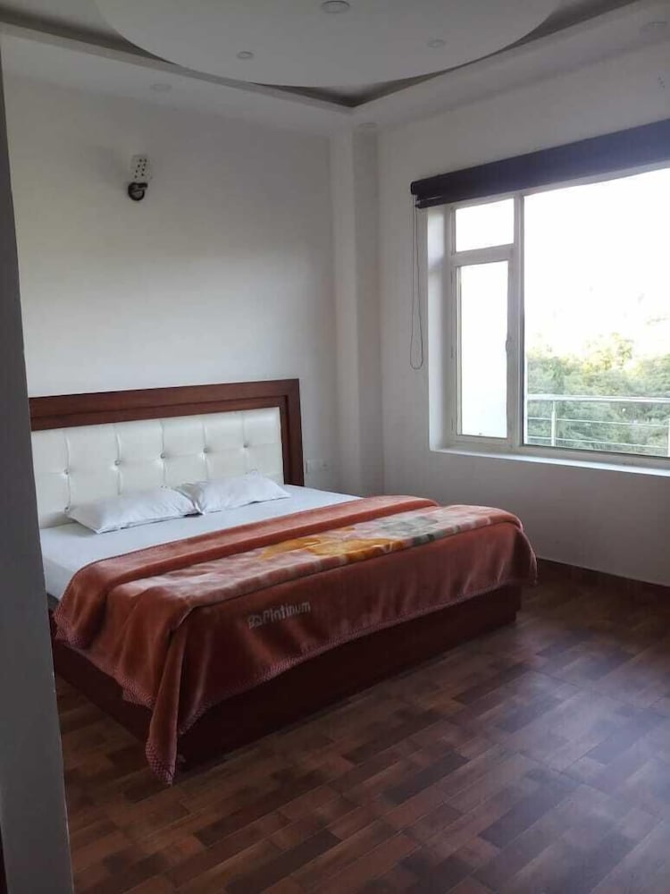 Hotel Snow Ark, Dalhousie