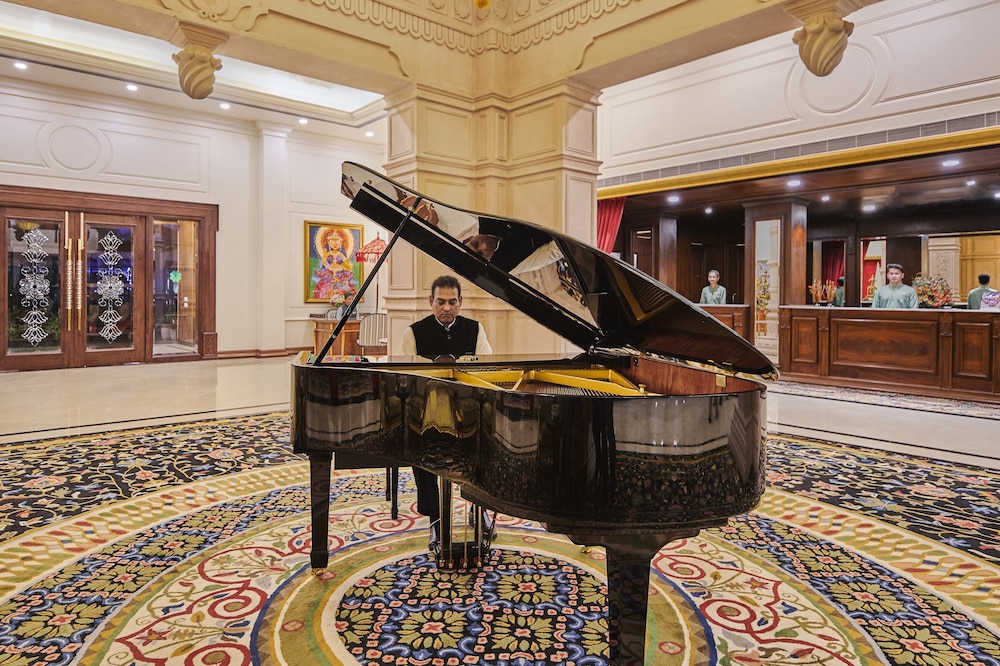 Mayfair Lake Resort, Raipur