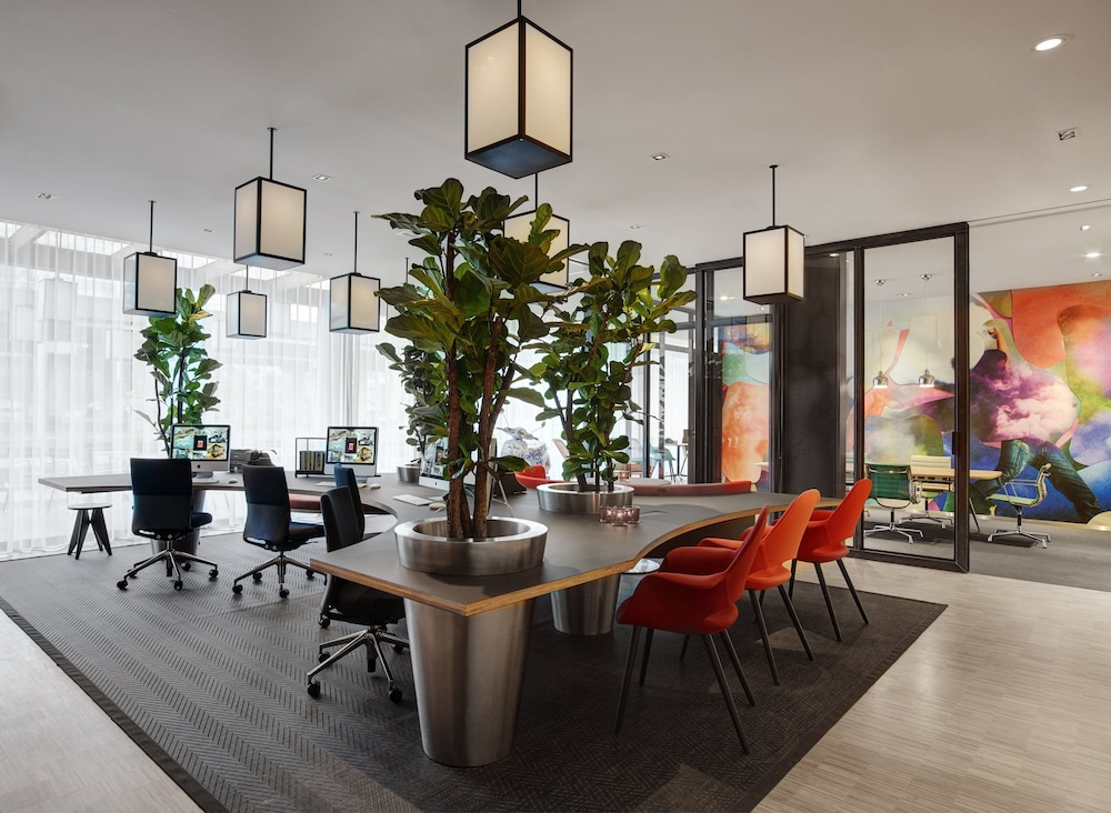 citizenM Schiphol Airport