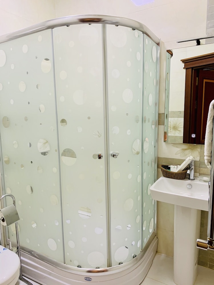 Clover Hotel Baku