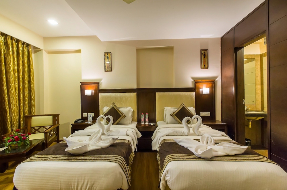 Hotel Golden Manor