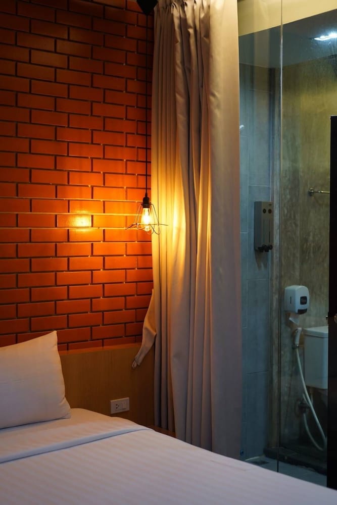 Journey Hostel Suratthani
