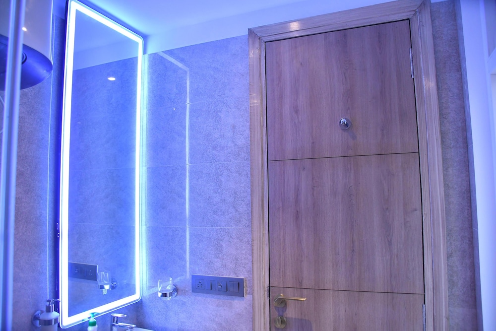 Luxury House in Hyderabad With Chef and Driver