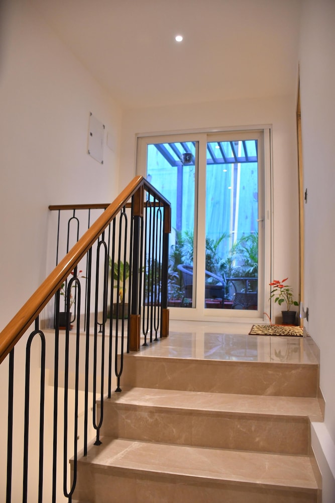 Luxury House in Hyderabad With Chef and Driver