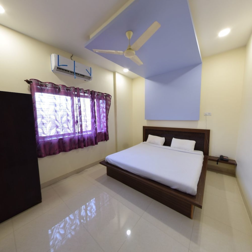 Hotel Radhika Inn Trimbakeshwar