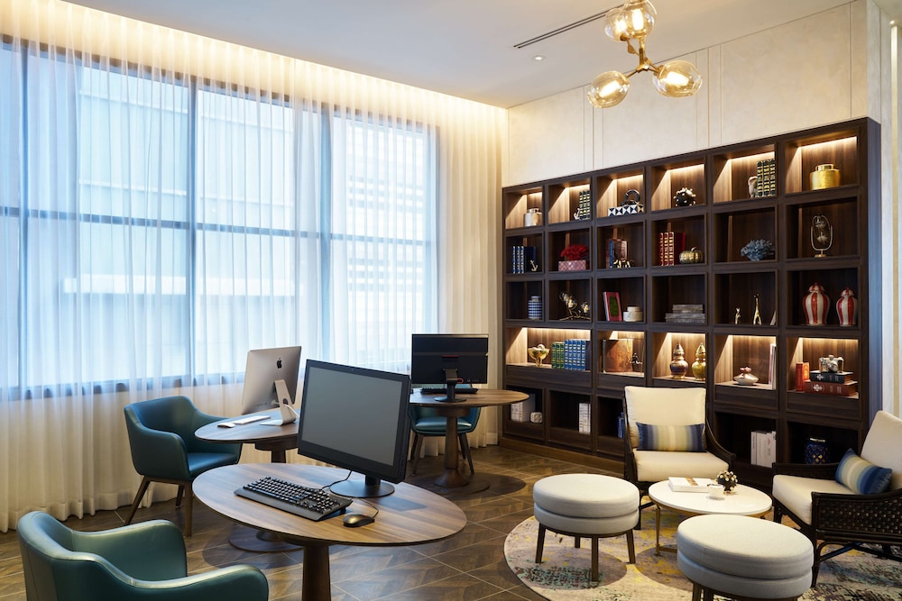 Hyatt Place Bangkok Sukhumvit 24