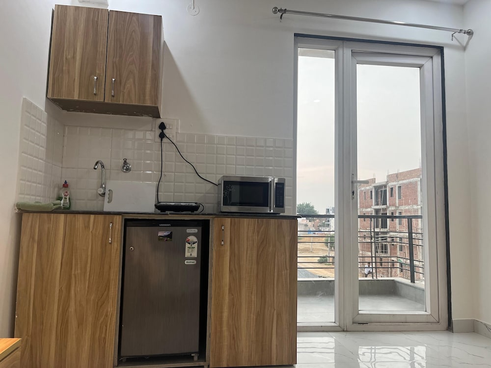  The Lodgers Studio Apartment Infront of Artemis Hospital