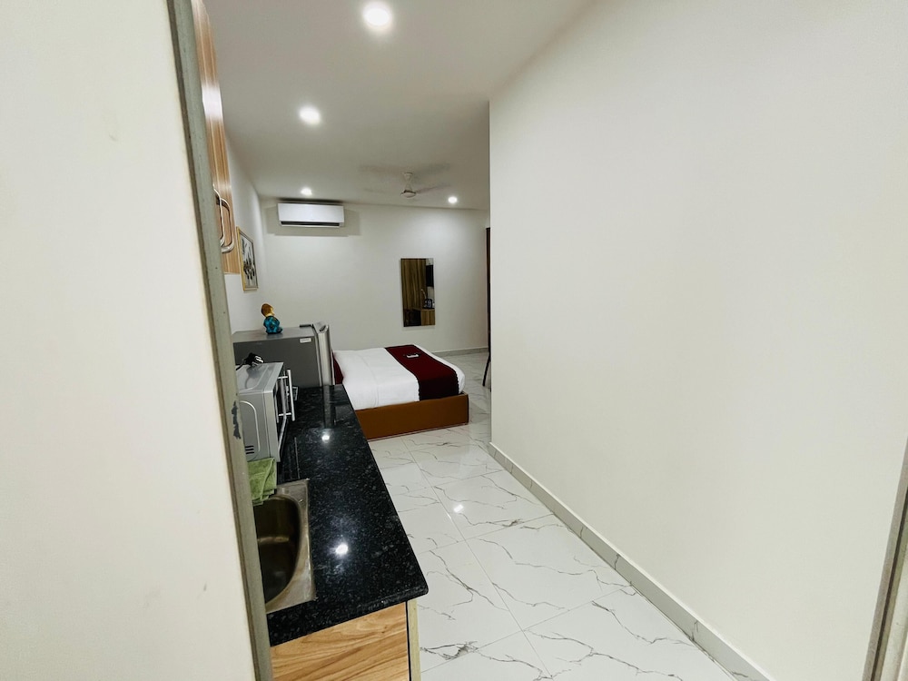  The Lodgers Studio Apartment Infront of Artemis Hospital