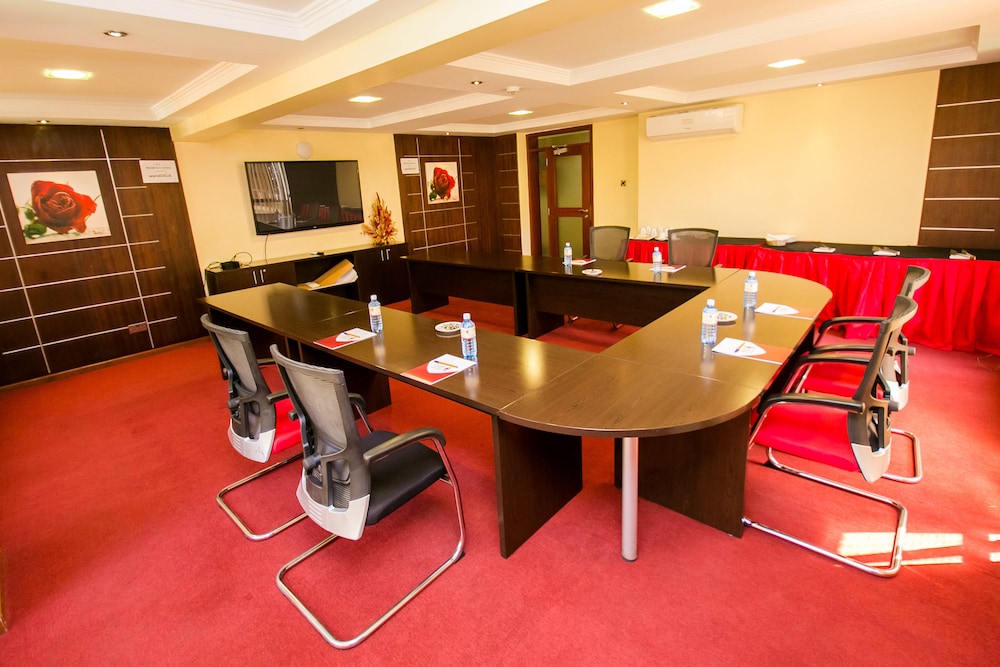 Waridi Paradise Hotel & Suites