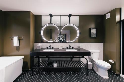 Hotel Indigo Columbus at Riverfront Place by IHG