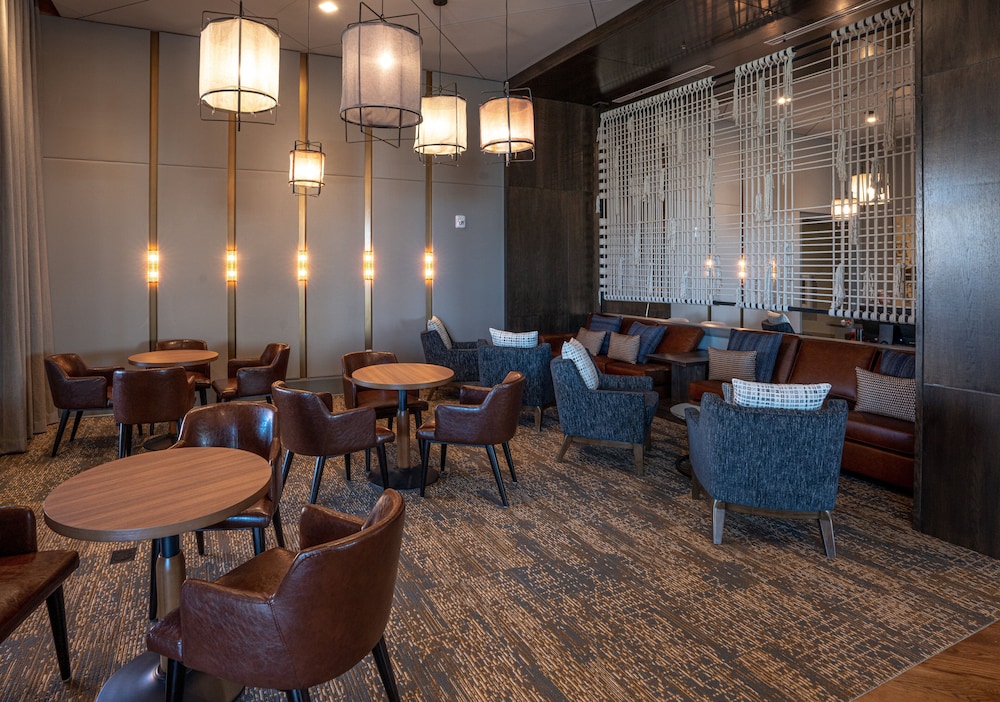 Hotel Indigo Columbus at Riverfront Place by IHG