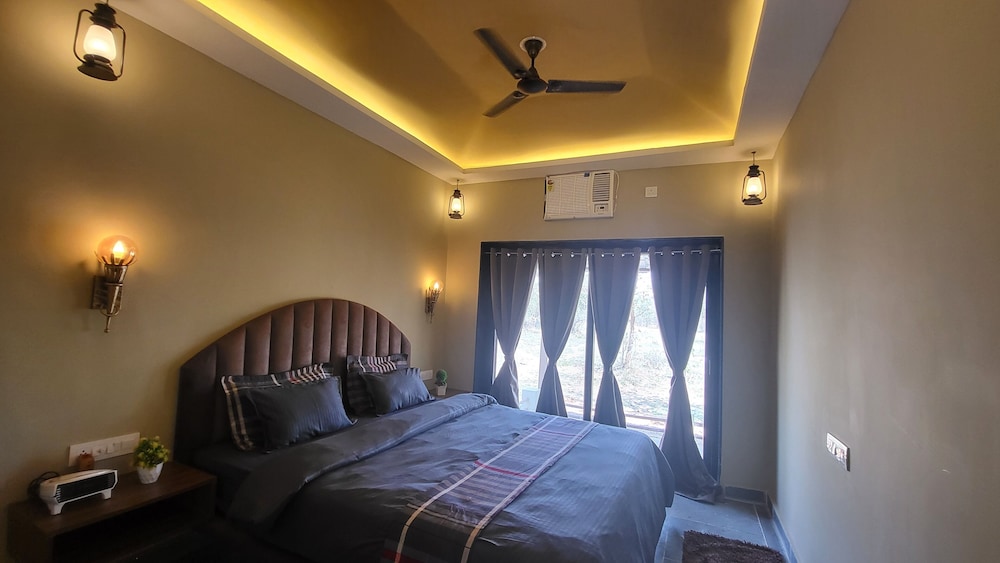 Treebo Premium Mowgli's Den, Pench