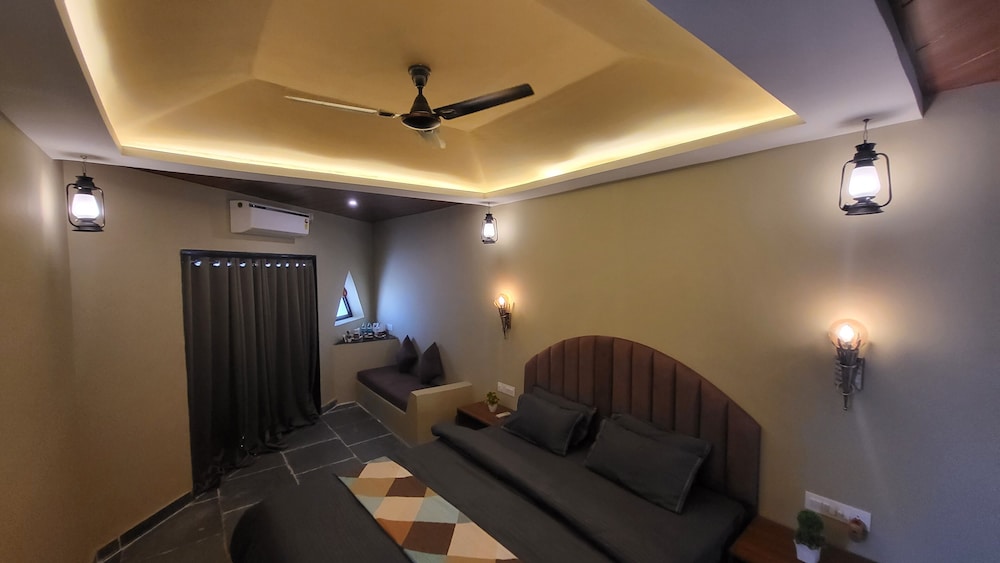 Treebo Premium Mowgli's Den, Pench
