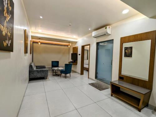 Hotel Red Chillee Restro
