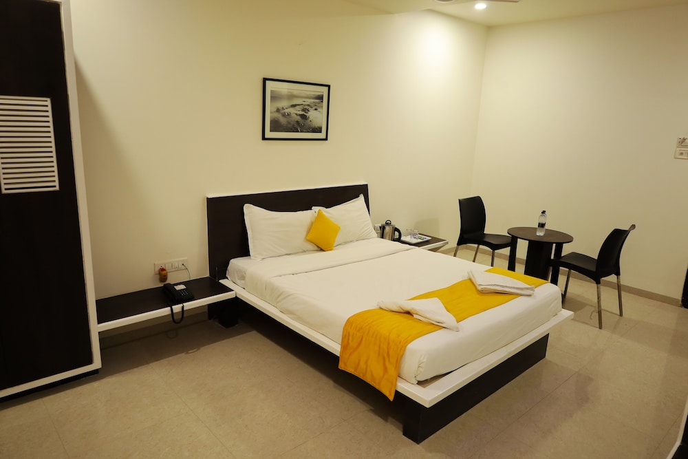 Hotel Sai Bansi
