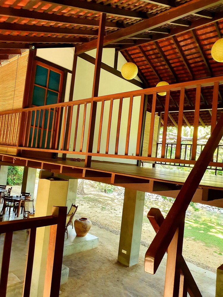 Dunes Unawatuna Hotel