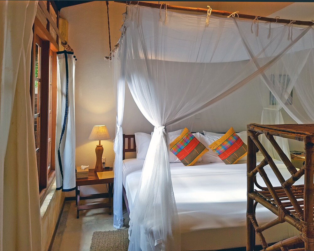Dunes Unawatuna Hotel