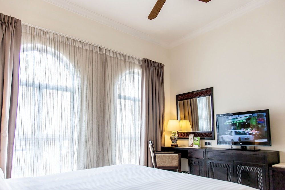 Village Hotel Albert Court by Far East Hospitality