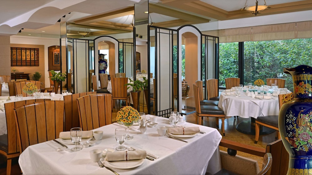 Hotel Marine Plaza - A Sarovar Hotel