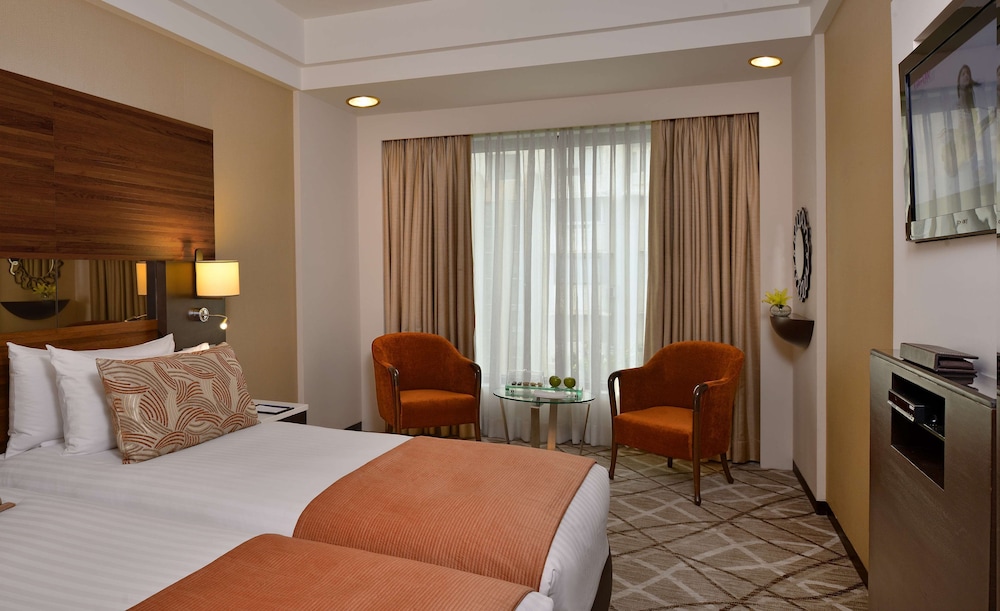 Hotel Marine Plaza - A Sarovar Hotel