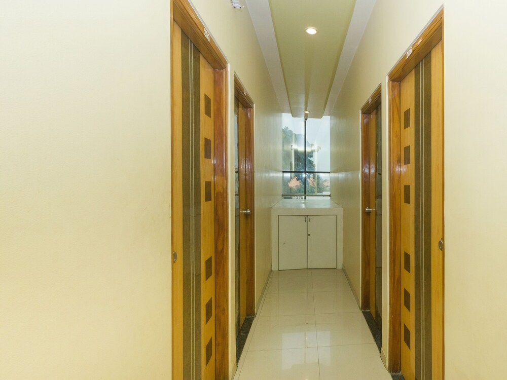 OYO 18893 Hotel Shweta