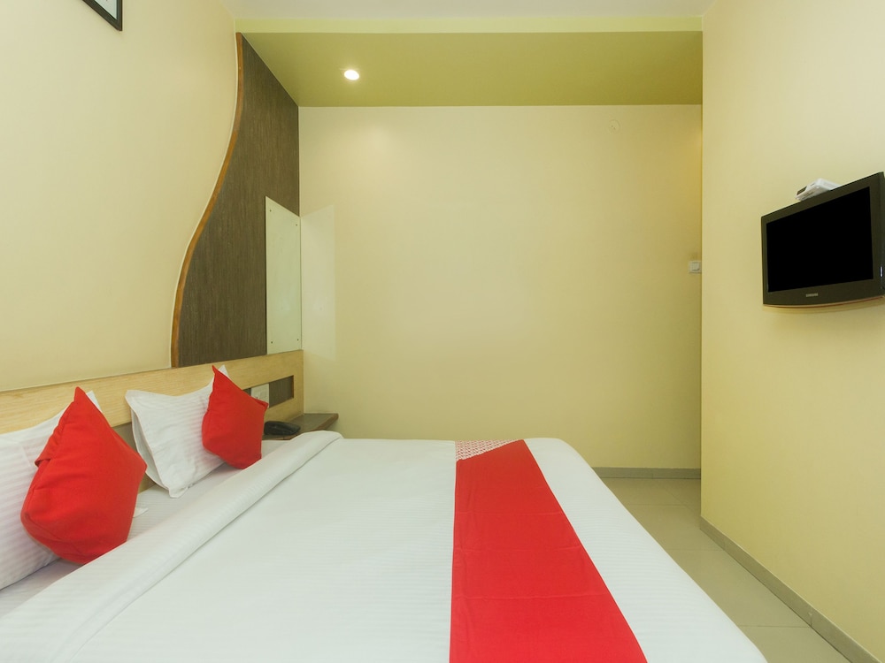 OYO 18893 Hotel Shweta