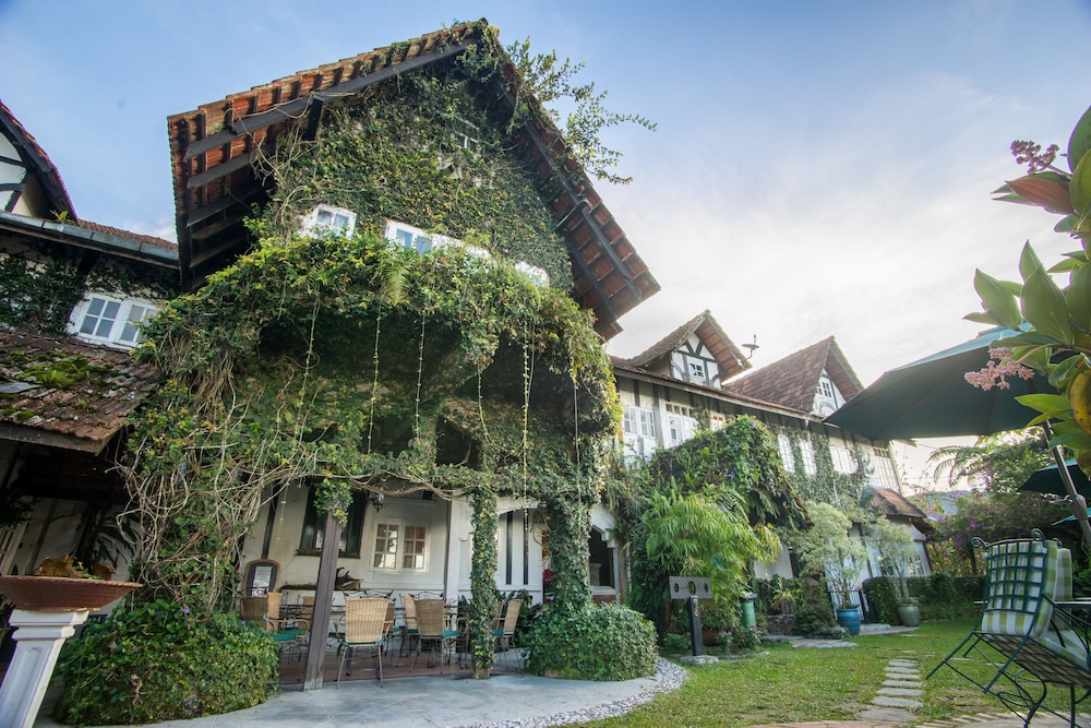 Planters Country Hotel