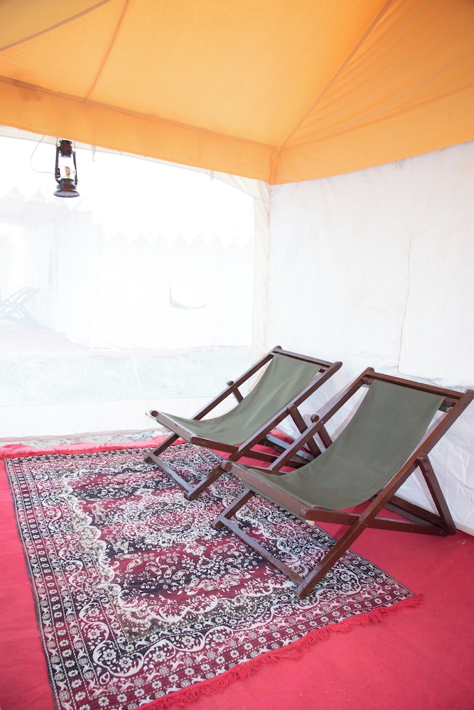Shivika Lake Hotel