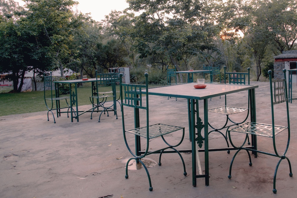 Shivika Lake Hotel