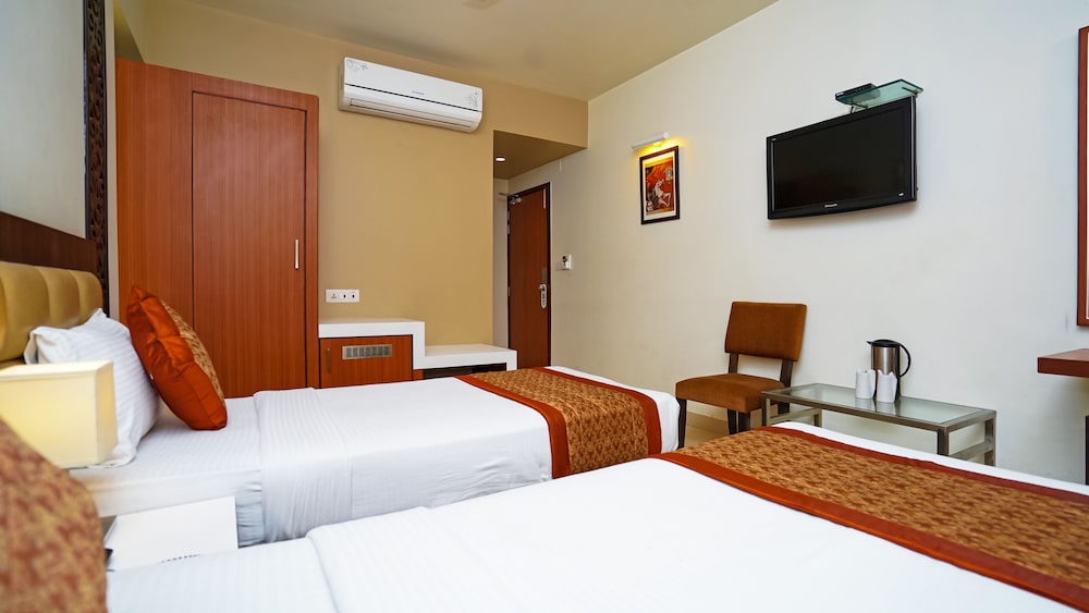 Hotel Pooja Palace