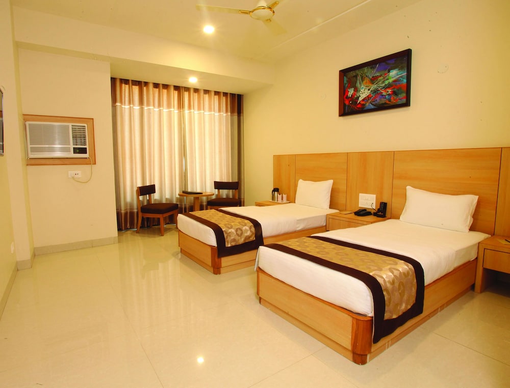 Wingston A Treehouse Hotel- Goverdhan