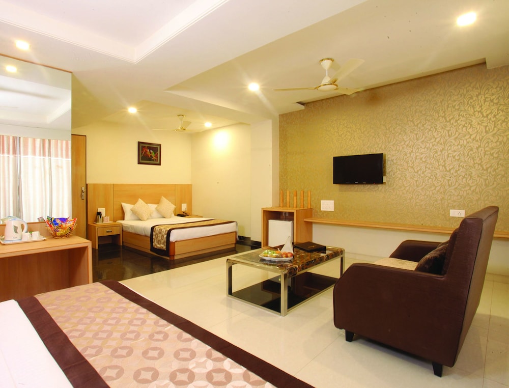 Wingston A Treehouse Hotel- Goverdhan