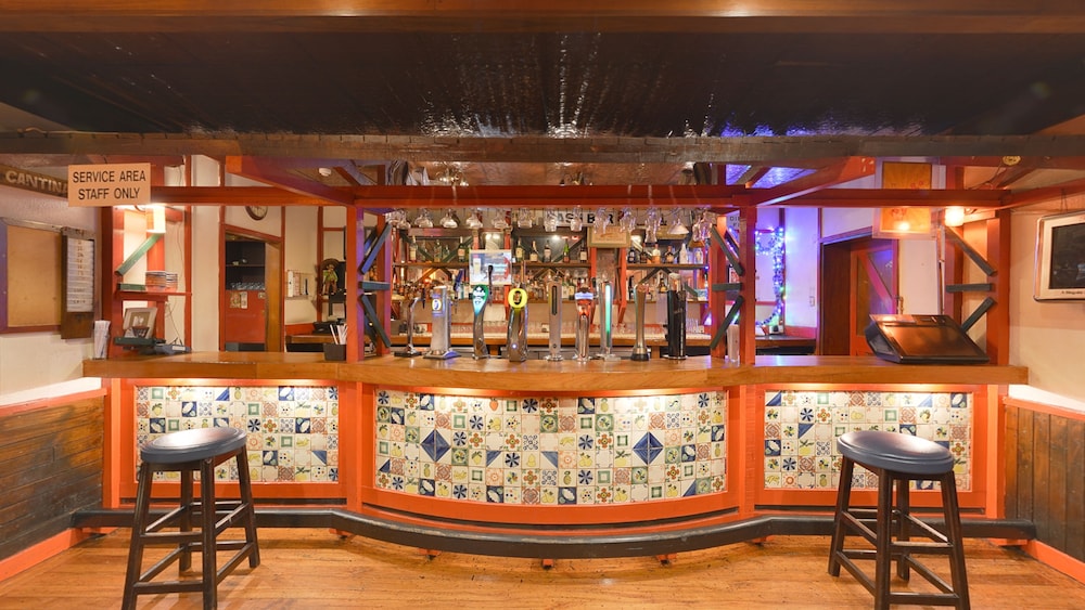 Grand Astoria Hotel