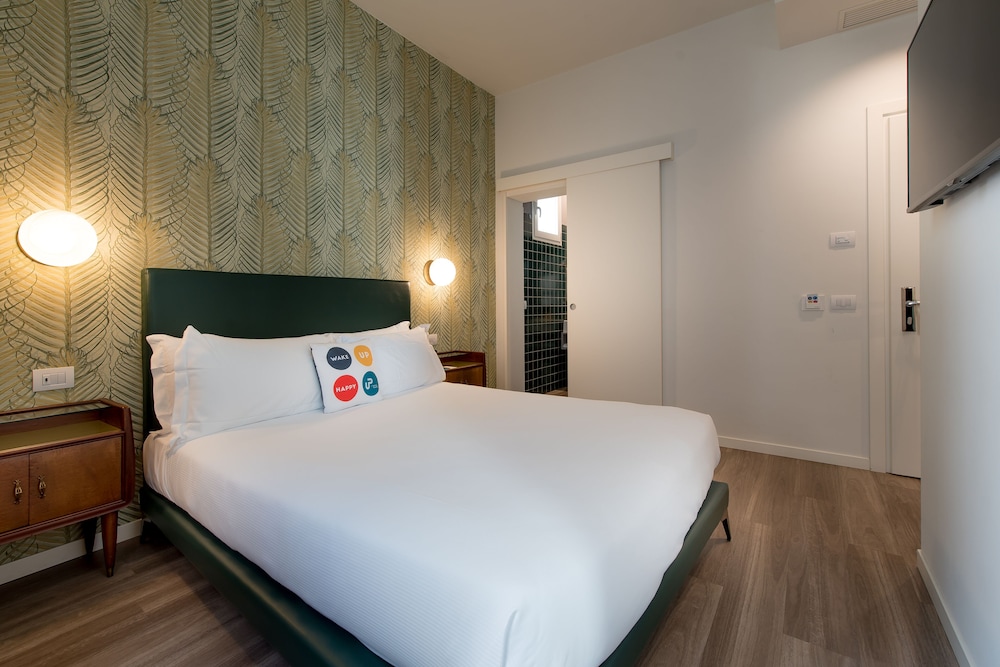 Up Hotel